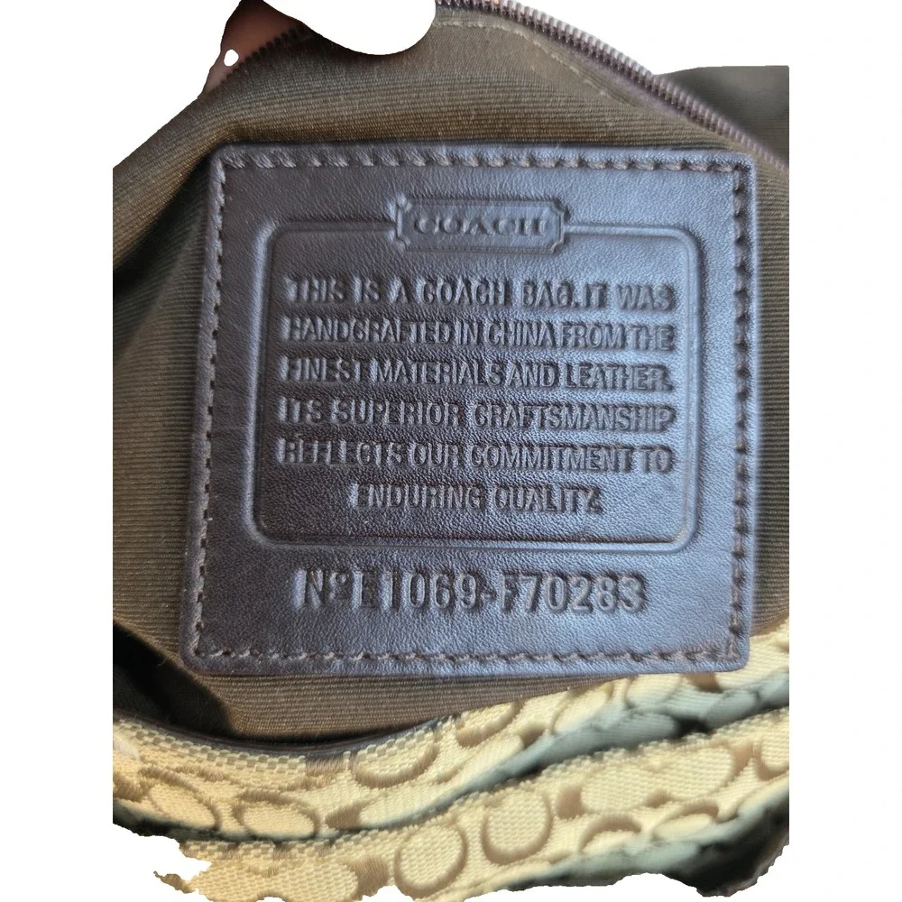 Coach Signature Messenger Shoulder Crossbody bag E1069-F70283‎